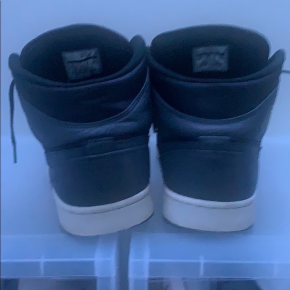 Jordan 1s - Picture 3 of 3